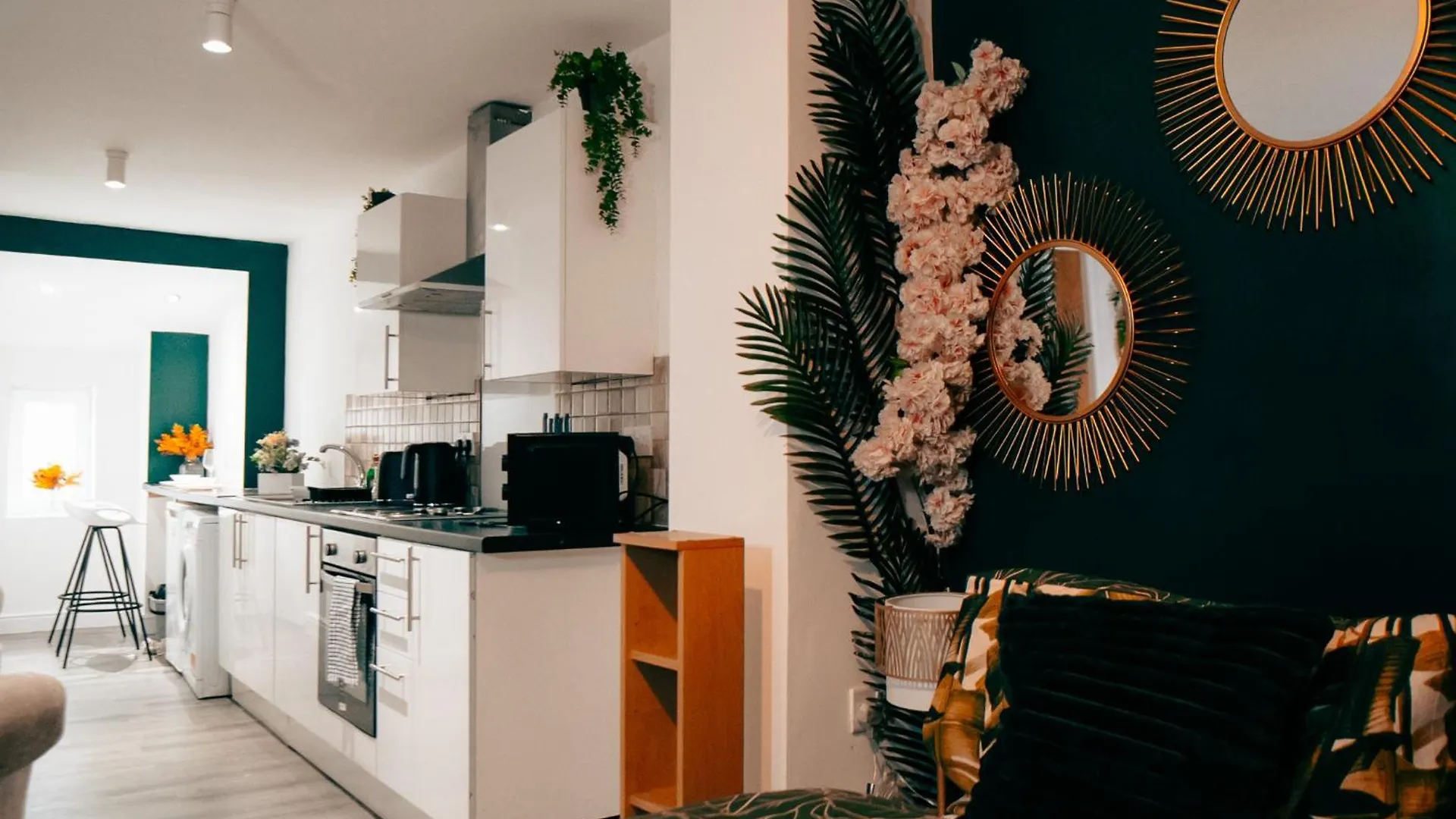 Firdaus Westgate 9 Bed and Breakfast Huddersfield Bed & Breakfast